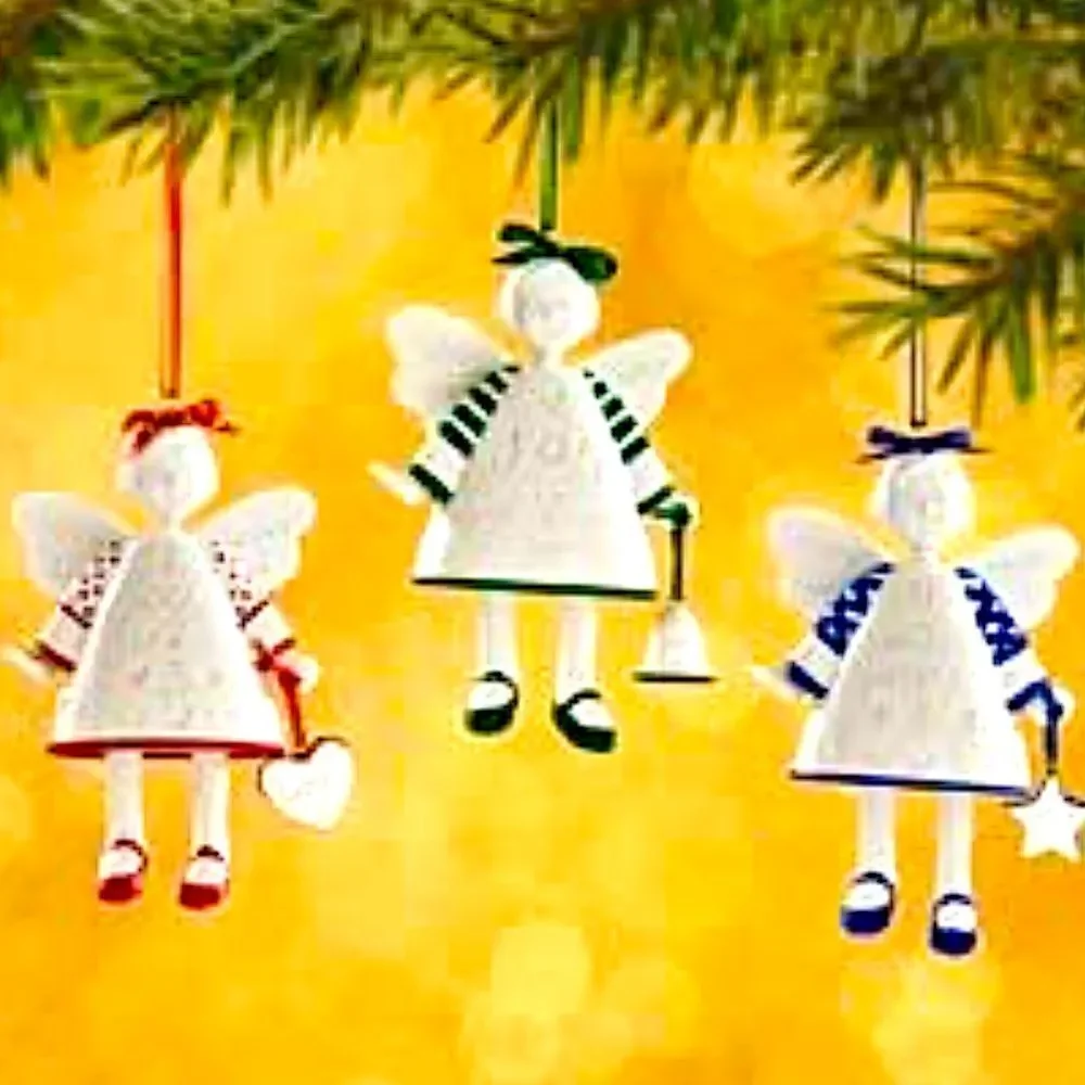 Hallmark Keepsake Ornament: 2002 Hope Joy And Love!